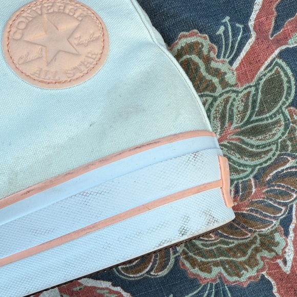 Stylish High-Top Cream Sneakers - Picture 10 of 13